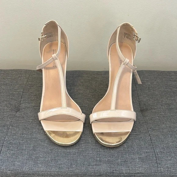 Heels - Picture 1 of 1